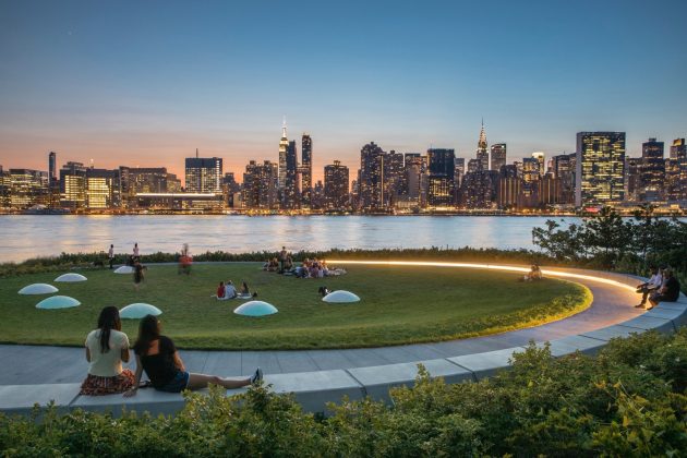 Hunter’s Point South Waterfront Park by SWA Group / SWA/Balsley / WEISS/MANFREDI